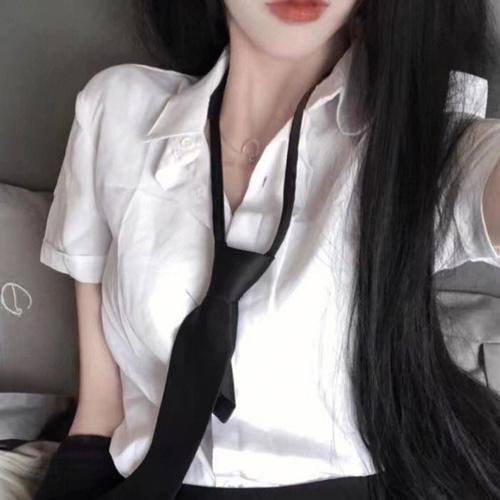 石榴裙下